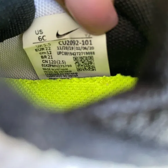 Nike Air Max 2090 Volt/Blue Toddler Sneakers Kids Shoes- SZ 6 C