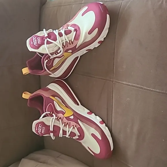 Nike Air Max 270 React sneakers 270 a &quot;Noble Red&quot; colorway Size 10.5