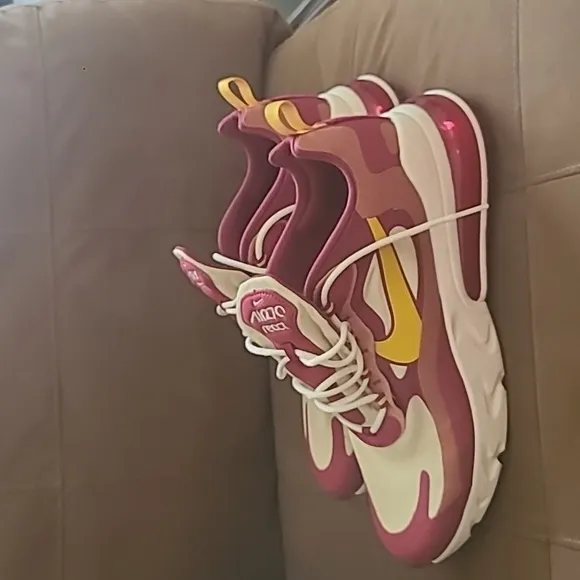 Nike Air Max 270 React sneakers 270 a &quot;Noble Red&quot; colorway Size 10.5