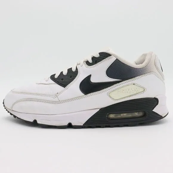 Nike Air Max 90 Men's Size 12 US White Black‎ Athletic Sneakers Shoes 325018-103