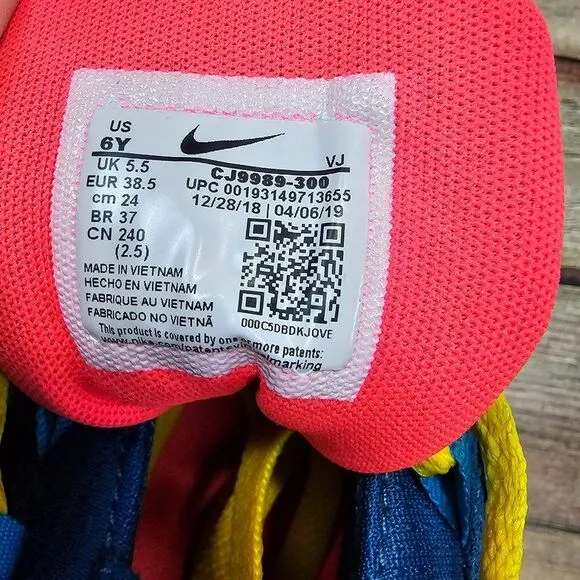 Nike Air Max 95 CJ9989-300 Size 6Y.