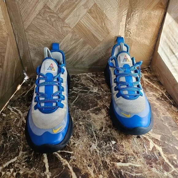 Nike Air Max Axis GS boys running shoes blue size GS 6y women's size 7.5.    211