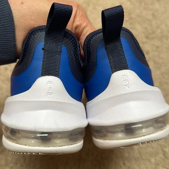 Nike Air Max AxisLittle Kids' Shoes