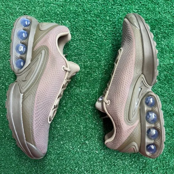 Nike Air Max DN Low Mens Training Shoes Green DV3337-200 VNDS Sz 8.5
