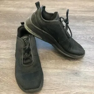 Nike Air Max Motion 2 Sneakers Tennis Shoes Solid Black Lace Up: 8.5 Men's