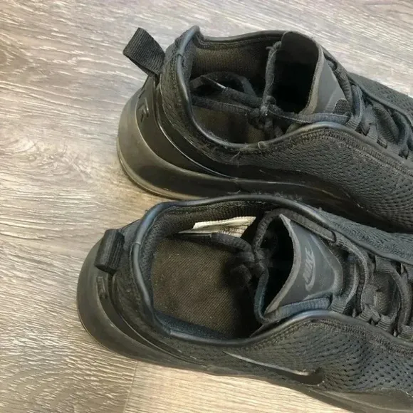 Nike Air Max Motion 2 Sneakers Tennis Shoes Solid Black Lace Up: 8.5 Men's