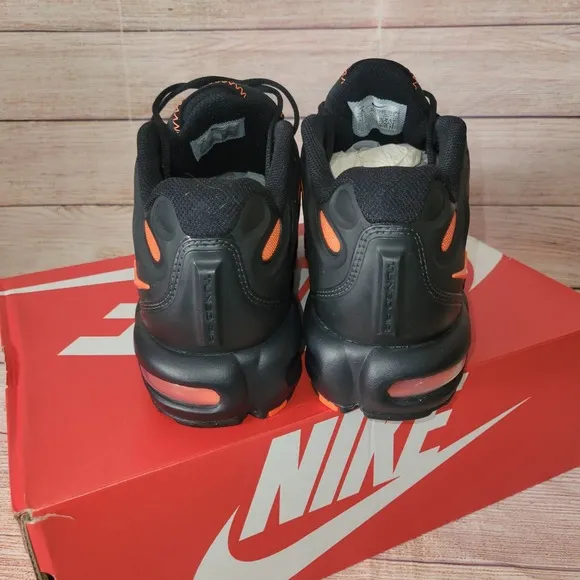 Nike Air Max Plus Drift‎ Black Dragon Red Crimson FD4290-010 Men's Size 8