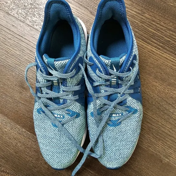 Nike Air Max Sequent Print Running Shoe, Girls Size 6