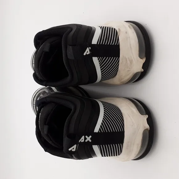 Nike air max ultra 17 Men's Black and White Sneakers 10.5 training performance