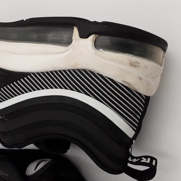 Nike air max ultra 17 Men's Black and White Sneakers 10.5 training performance