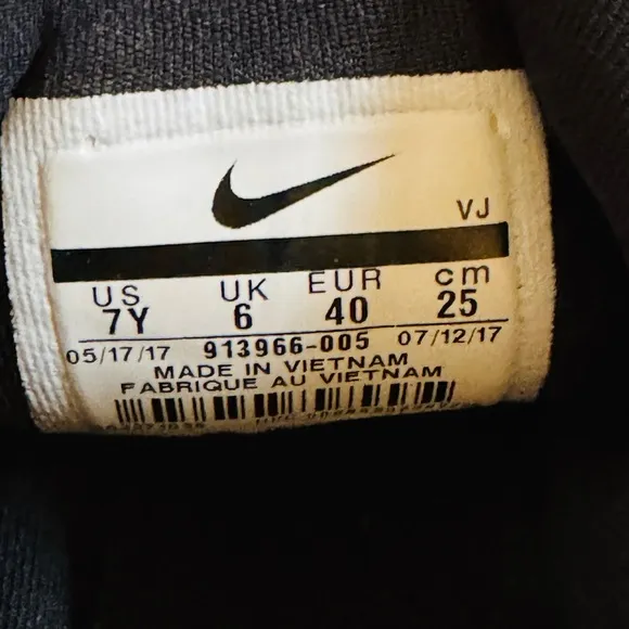 Nike Air Max Wright Black Boys Sneakers Size 7Y