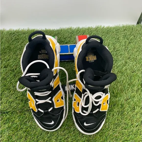 Nike Air More UptempoOlder Kids' Shoes