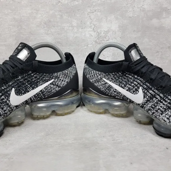 Nike Air Womens Running Shoes Size 8 VaporMax Flyknit 3 Oreo AJ6920-001 Sneakers