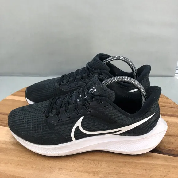 Nike Air Zoom Pegasus 39 Running Shoes Women 9 Black White Lightweight Cushioned