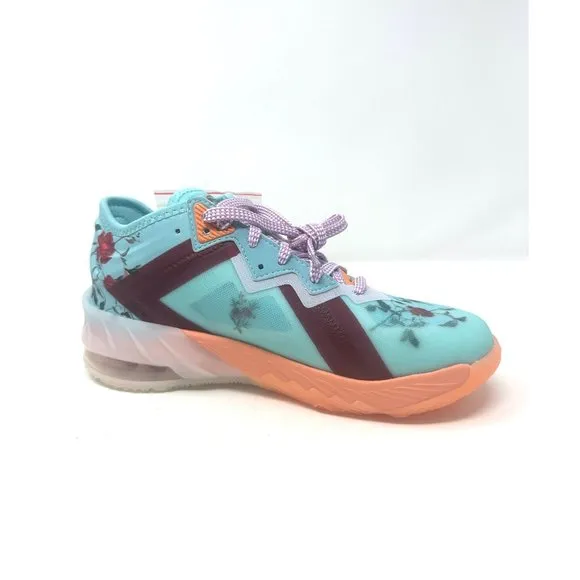 NIKE BIG 6.5 YOUTH/ women 8 LEBRON XVIII LOW GS BASKETBALL SHOES DN4177 400