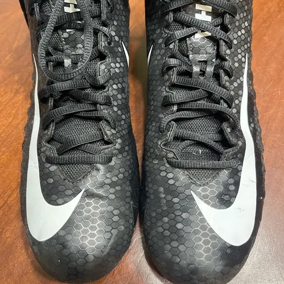 Nike Cleats Alpha Menace Varsity Mid Football Shoes 880137-011 Black White Sz 11