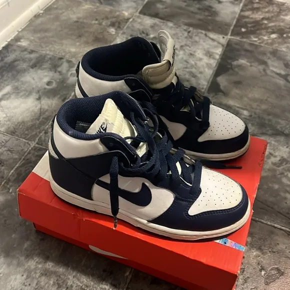 Nike dunk high .