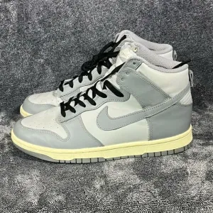 Nike Dunk High “Grey Sail”  Women’s  8.5