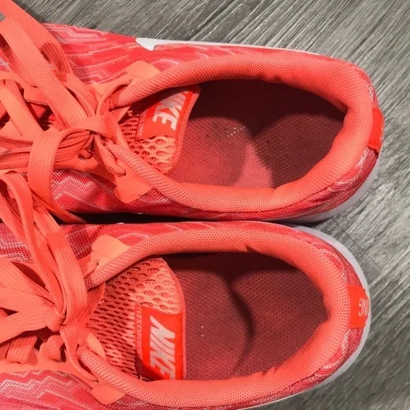 Nike Experience Running 5 Premium Shoes size 9.5
