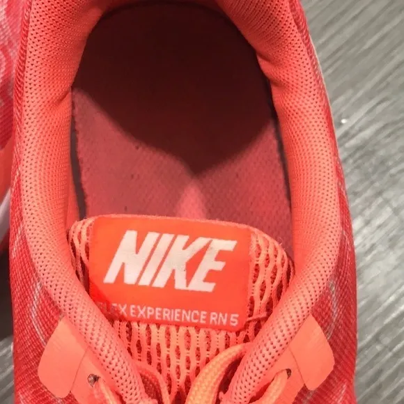 Nike Experience Running 5 Premium Shoes size 9.5