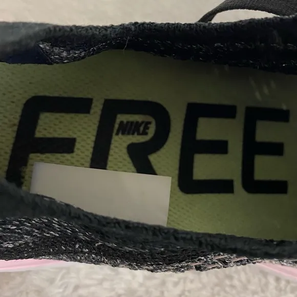 Nike Free RN Flyknit Running Shoes Women’s Size 7 Black Pink Foam