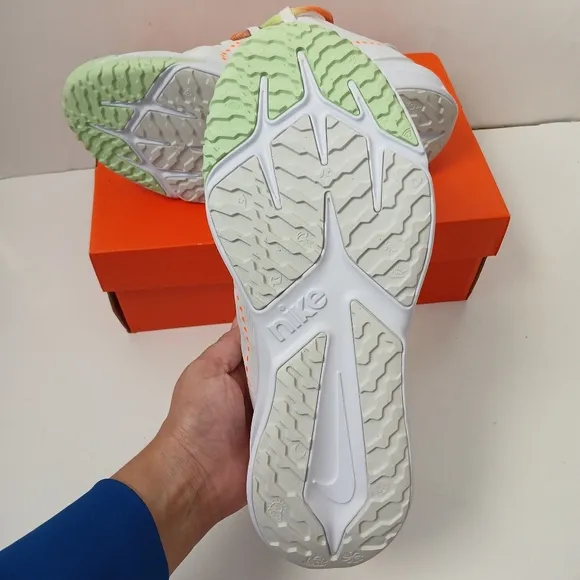 Nike Girls Star Runner 4 Next Nature SE Sneakers White Photon Dust Youth Size 7