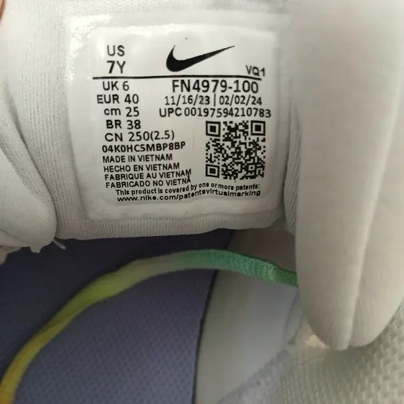 Nike Girls Star Runner 4 Next Nature SE Sneakers White Photon Dust Youth Size 7