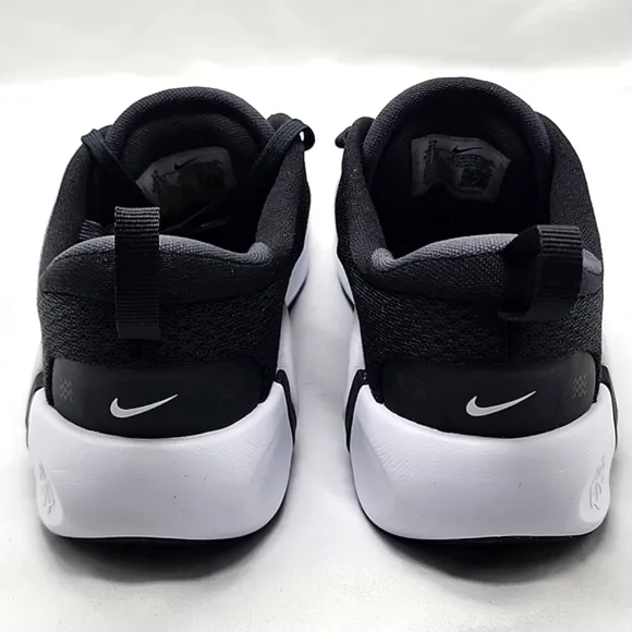 NIKE INFINITY FLOW GIRLS RUNNING SHOES SIZE 4Y WOMENS 5.5 BLACK WHITE NEW IN BOX