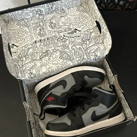 Nike Jordan Kids Preschool 1 Mid Basketball Shoes 640734 size 9C