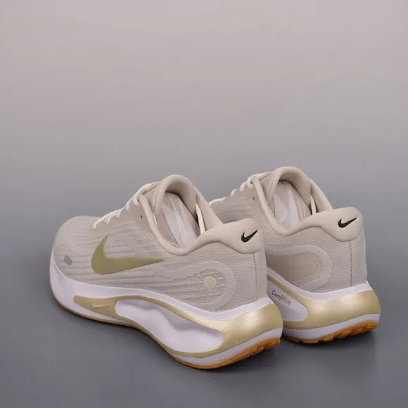 Nike Journey Run Men's Road Running Shoes Gold