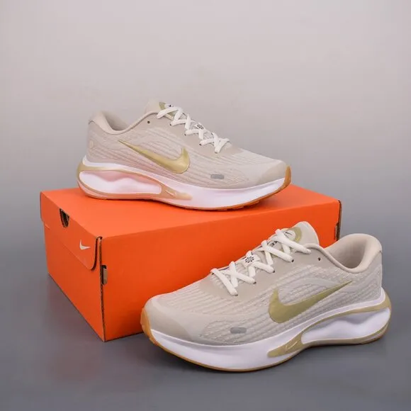 Nike Journey Run Men's Road Running Shoes Gold
