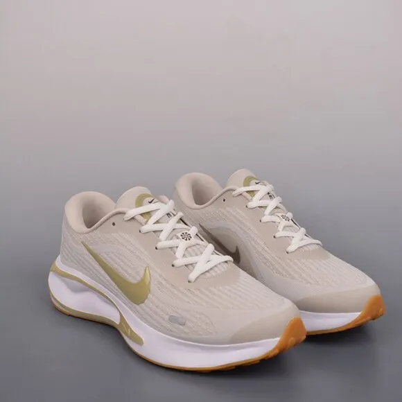 Nike Journey Run Men's Road Running Shoes Gold