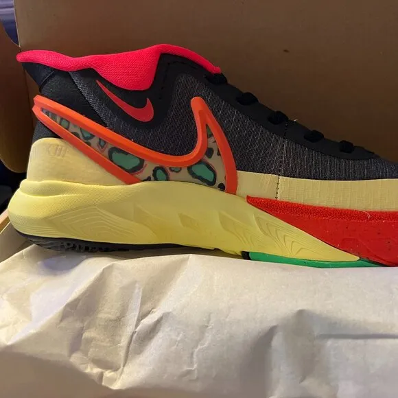 Nike Kyrie 8 GO PS Black/Lemon Chiffon NIB 3Y