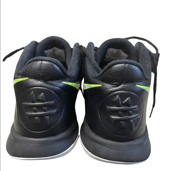 Nike Kyrie Flytrap III Basketball Shoes
