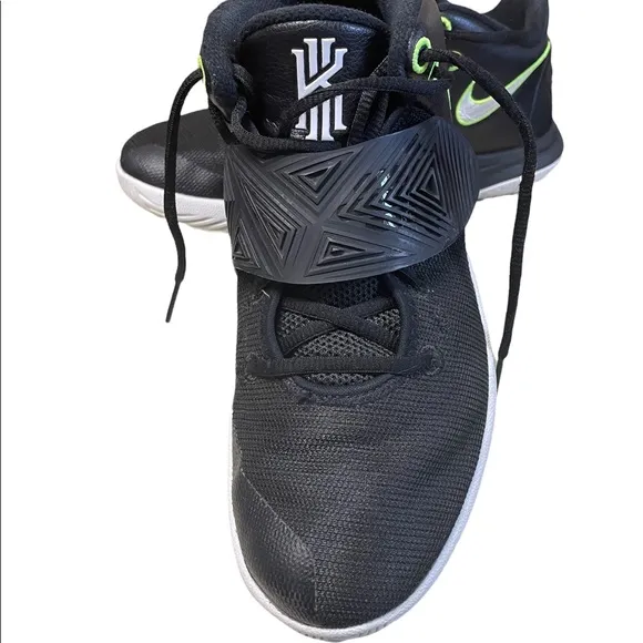 Nike Kyrie Flytrap III Basketball Shoes