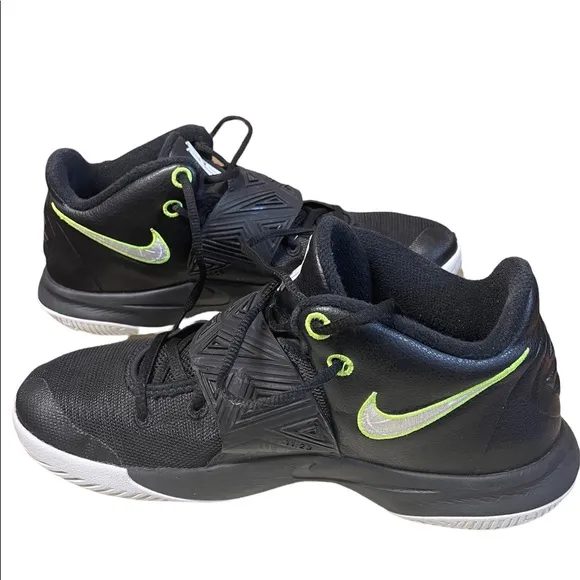 Nike Kyrie Flytrap III Basketball Shoes