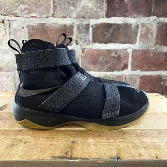 Nike LeBron Soldier 10 SFG Black Gum Sneakers (845121-009) Size Y7 Women's 8