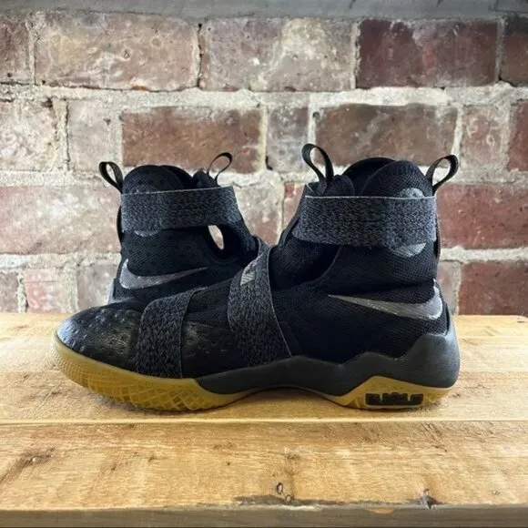 Nike LeBron Soldier 10 SFG Black Gum Sneakers (845121-009) Size Y7 Women's 8