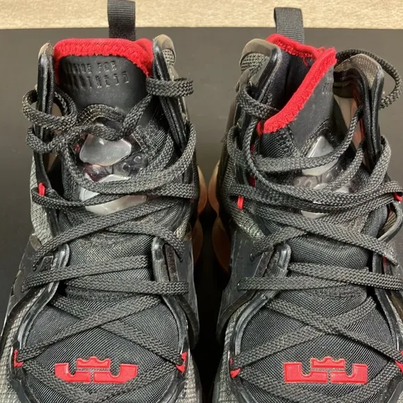 Nike LeBron XIX 19 Bred University Red Athletic Basketball Shoes Men’s size 8.5