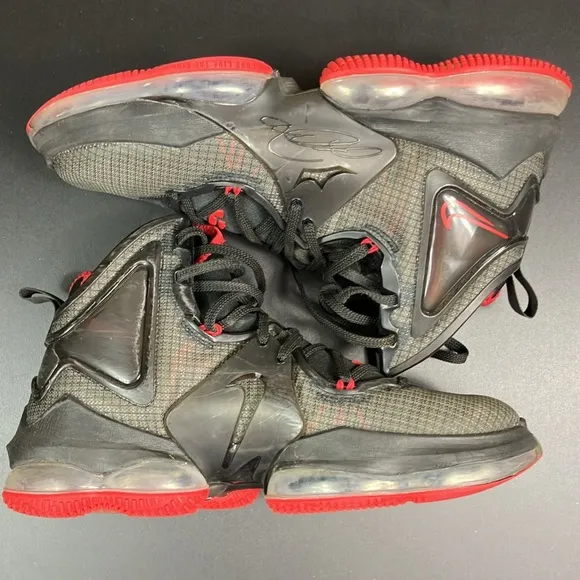 Nike LeBron XIX 19 Bred University Red Athletic Basketball Shoes Men’s size 8.5