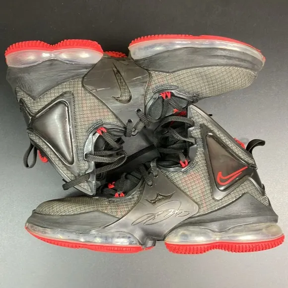 Nike LeBron XIX 19 Bred University Red Athletic Basketball Shoes Men’s size 8.5