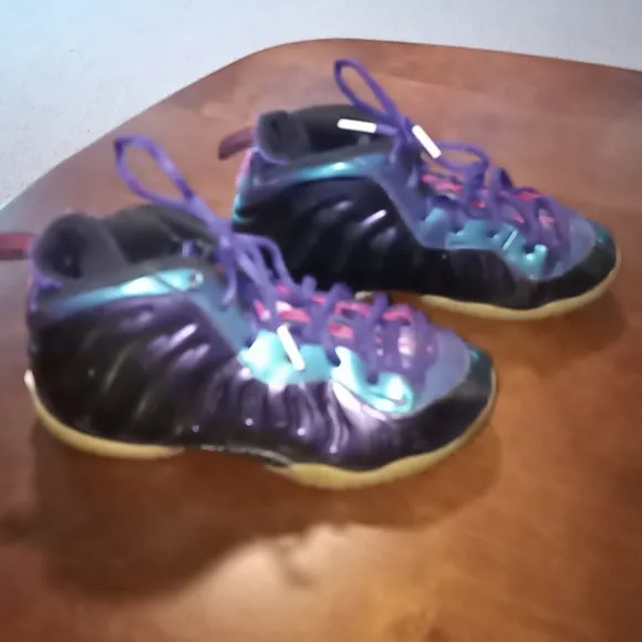 Nike Little Posite One GS Foamposite Iridescent Purple Shoes. Size 2 You…