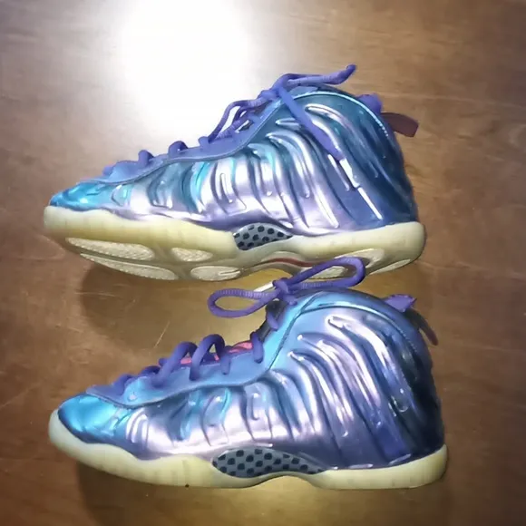Nike Little Posite One GS Foamposite Iridescent Purple Shoes. Size 2 You…