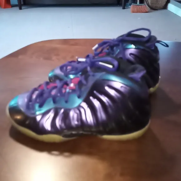 Nike Little Posite One GS Foamposite Iridescent Purple Shoes. Size 2 You…