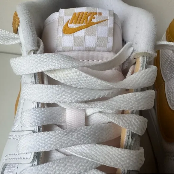 Nike Mac Attack Yellow &amp; White Men’s Athletic Shoes Size:9.5