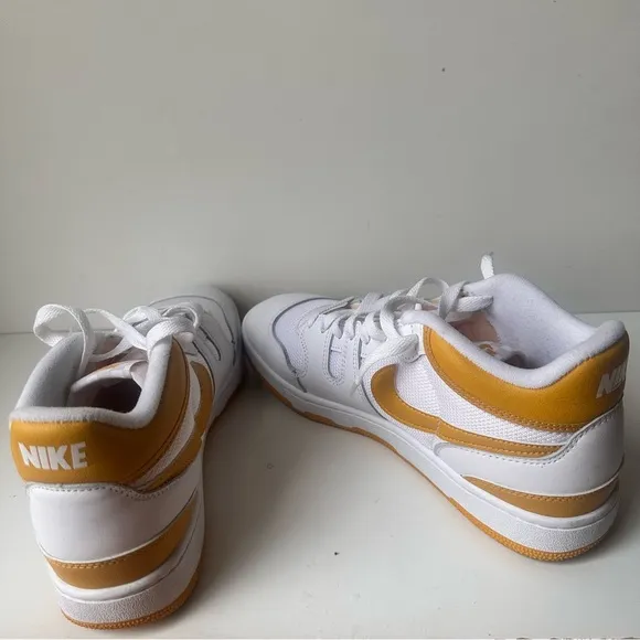 Nike Mac Attack Yellow &amp; White Men’s Athletic Shoes Size:9.5