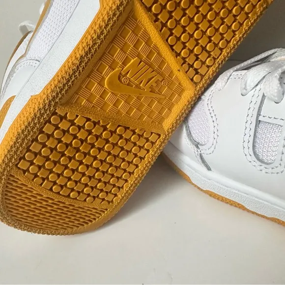 Nike Mac Attack Yellow &amp; White Men’s Athletic Shoes Size:9.5