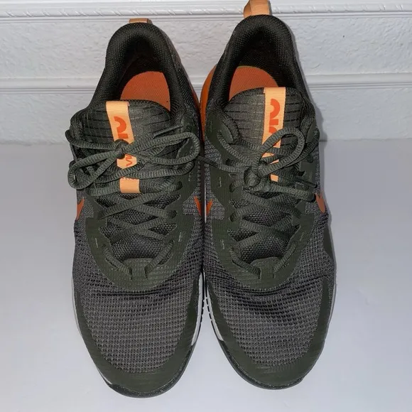 Nike Mens Air Max Alpha Trainer 5 Shoes Cargo Khaki Safety Orange/Green Size 8.5