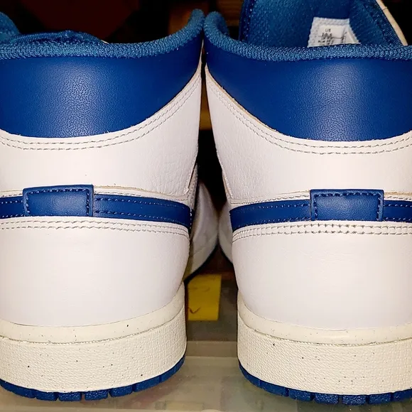 Nike Men's Athletic Shoes - White and Blue