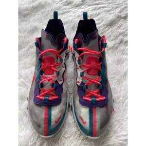 NIKE Men’s Nike React Element 87 Size 11